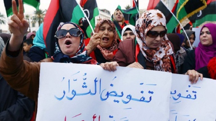 Libya`s rival governments shun UN, sign separate peace deal